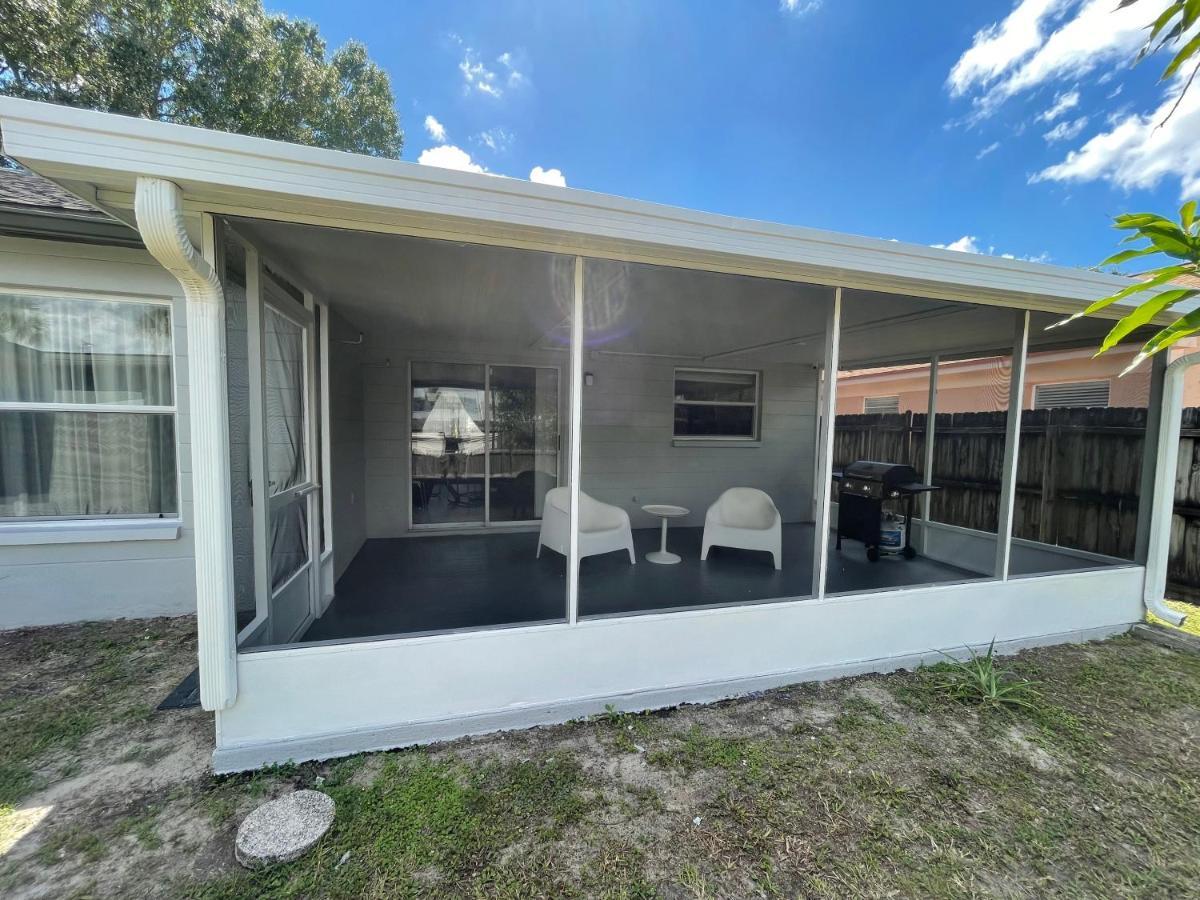 Cozy 3 Bedroom Home Close To Everything In Tampa! Exterior photo